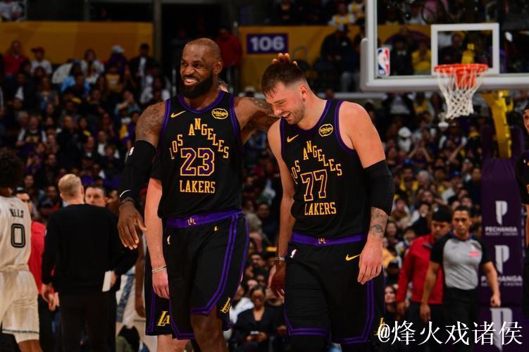 詹姆斯31+9+6东契奇34+6+8 湖人主场力擒灰熊