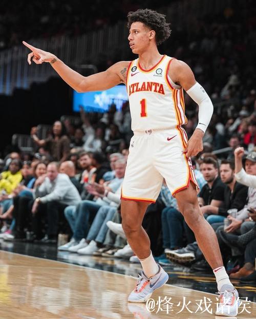 杰伦·约翰逊18+10+11布伦森24+5 老鹰客胜尼克斯